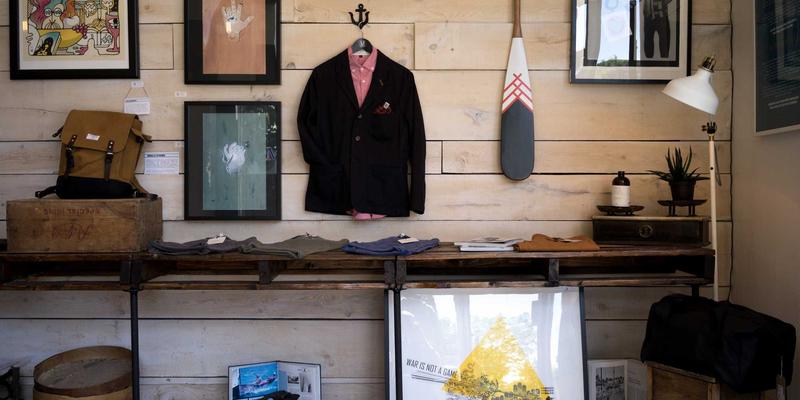 西安老旧小区快递配送难题破解：智能快递柜选址、物业合作与居民接受度调研